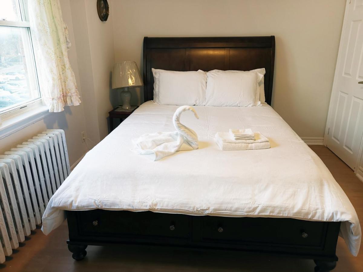 Cozy Private Rm Heart Of North York Free Parking Full Kitchen Close To Downtown Apartment Toronto Bagian luar foto